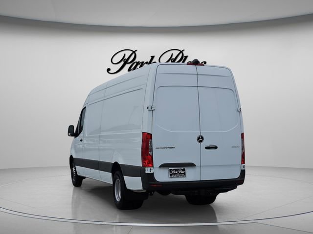 Used 2024 Mercedes-Benz Sprinter 3500 image 3