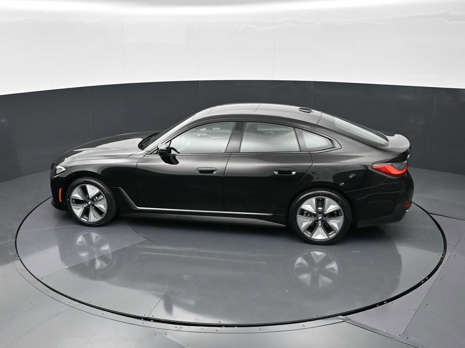 Certified 2023 BMW i4 eDrive35 image 23