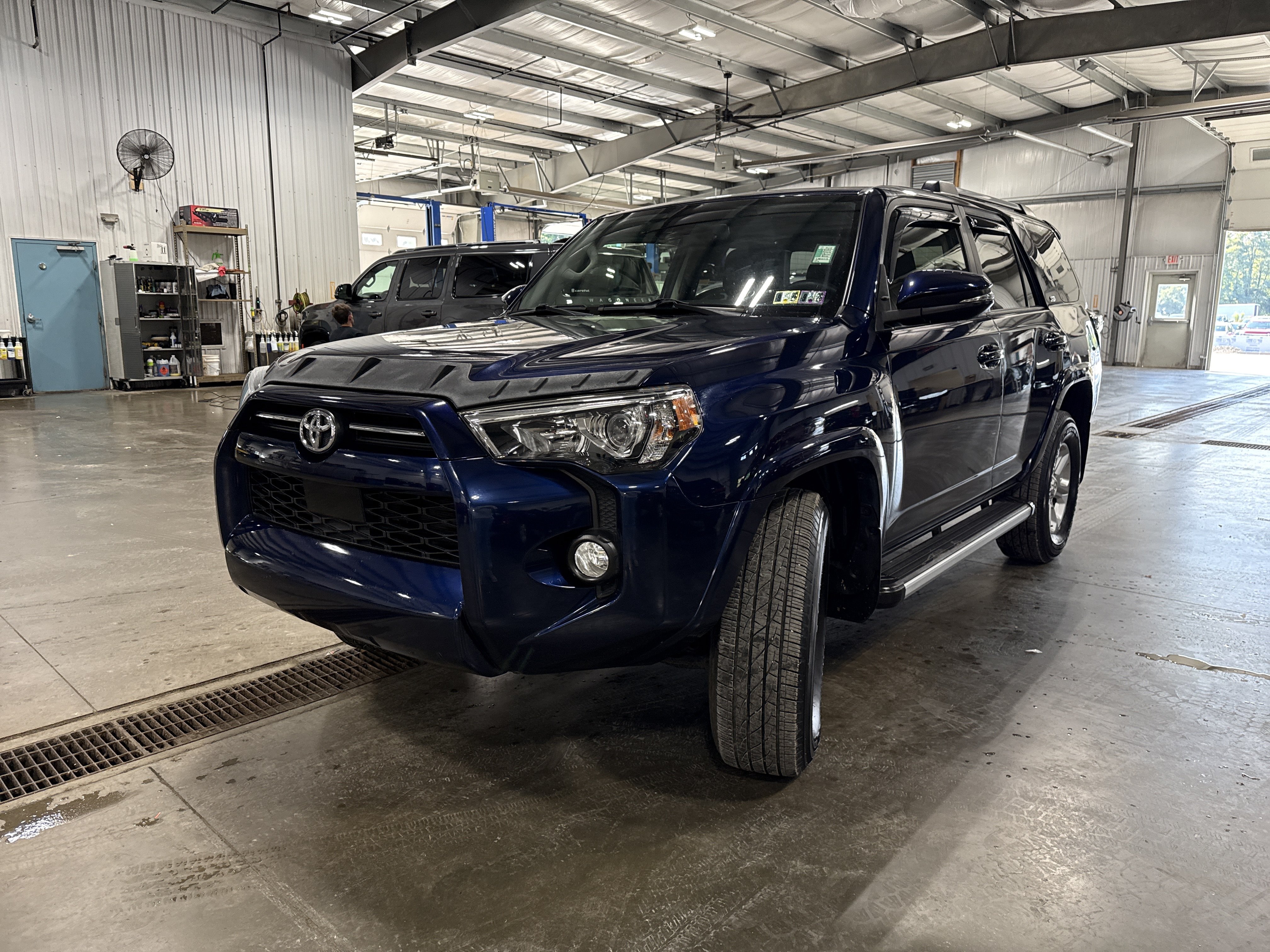 Used 2020 Toyota 4Runner SR5 Premium w/ Moonroof Package AWD/4WD image 6