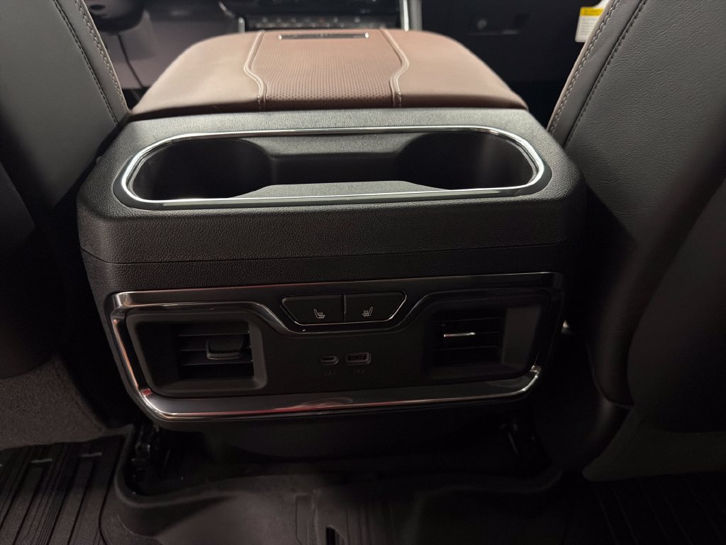 New 2026 GMC Sierra 3500 Denali Ultimate AWD/4WD image 17
