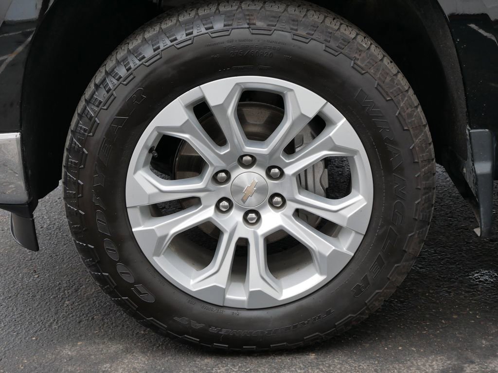 Used 2023 Chevrolet Silverado 1500 LTZ image 13