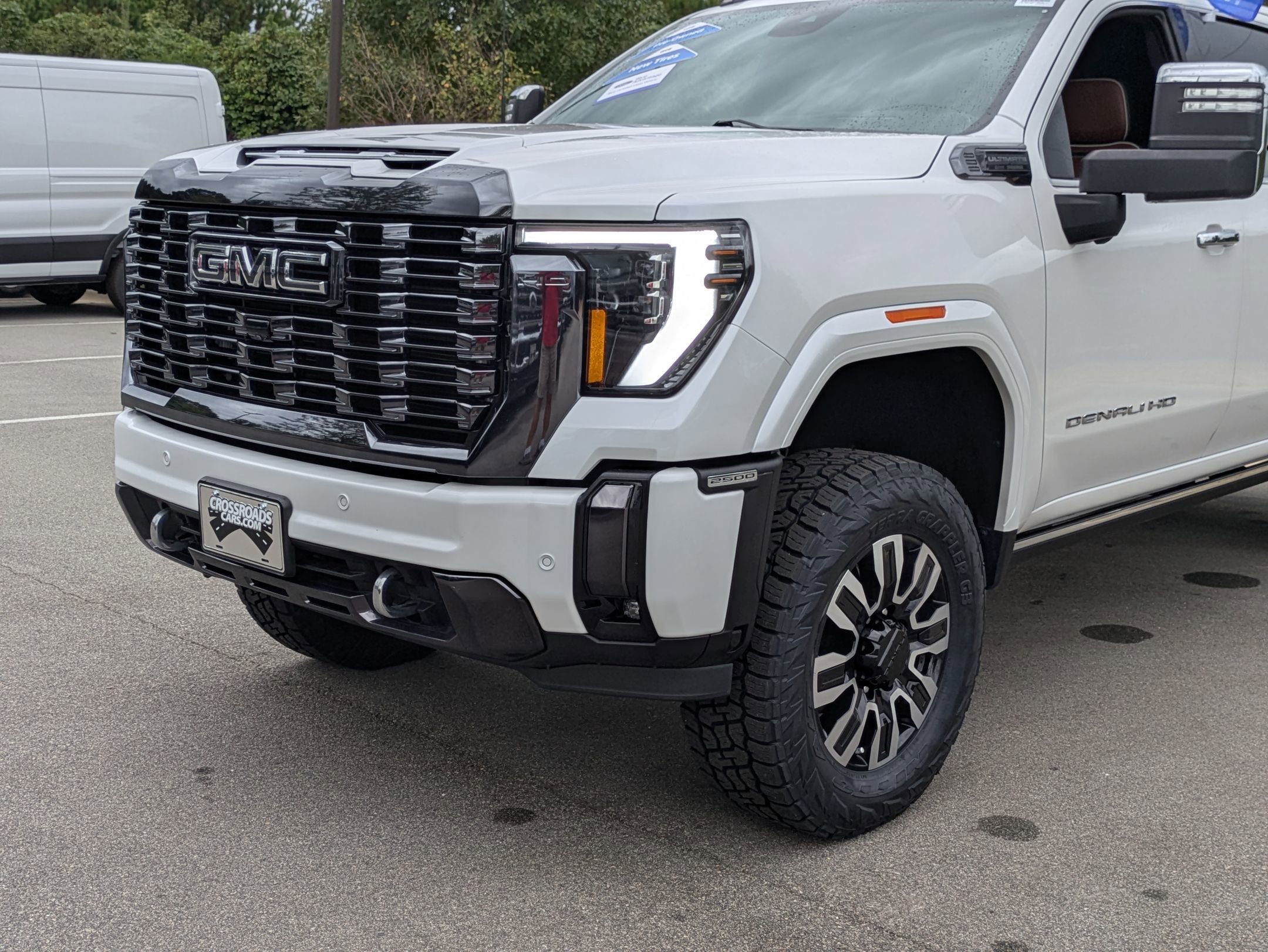 Used 2024 GMC Sierra 2500 Denali Ultimate image 10