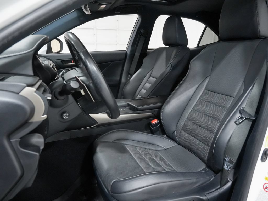 Used 2018 Lexus IS 350 F Sport RWD image 9