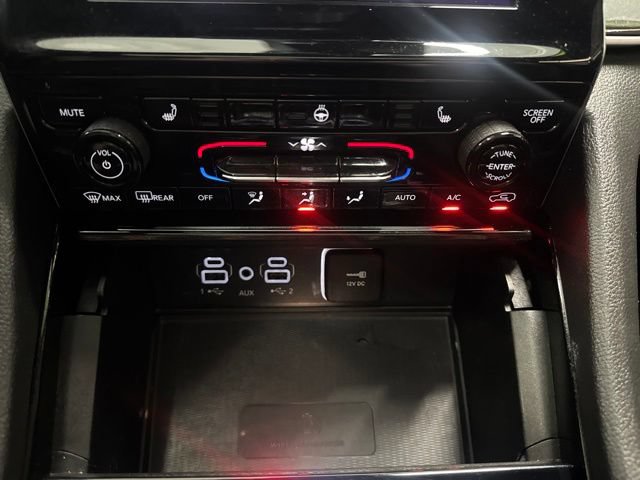 Used 2023 Jeep Grand Cherokee Altitude AWD/4WD image 44