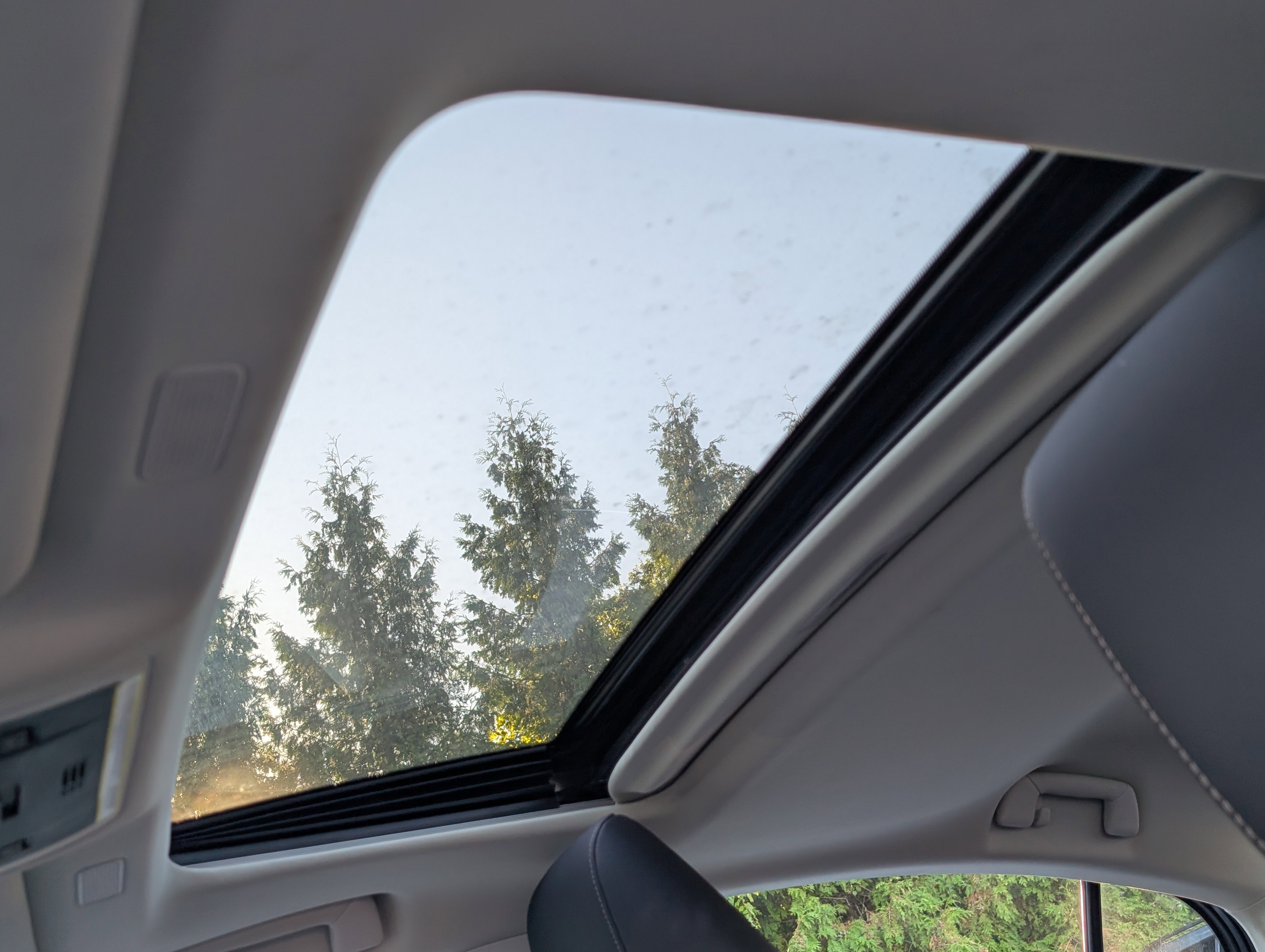 Certified 2024 Lexus ES 300h w/ Premium Package image 18