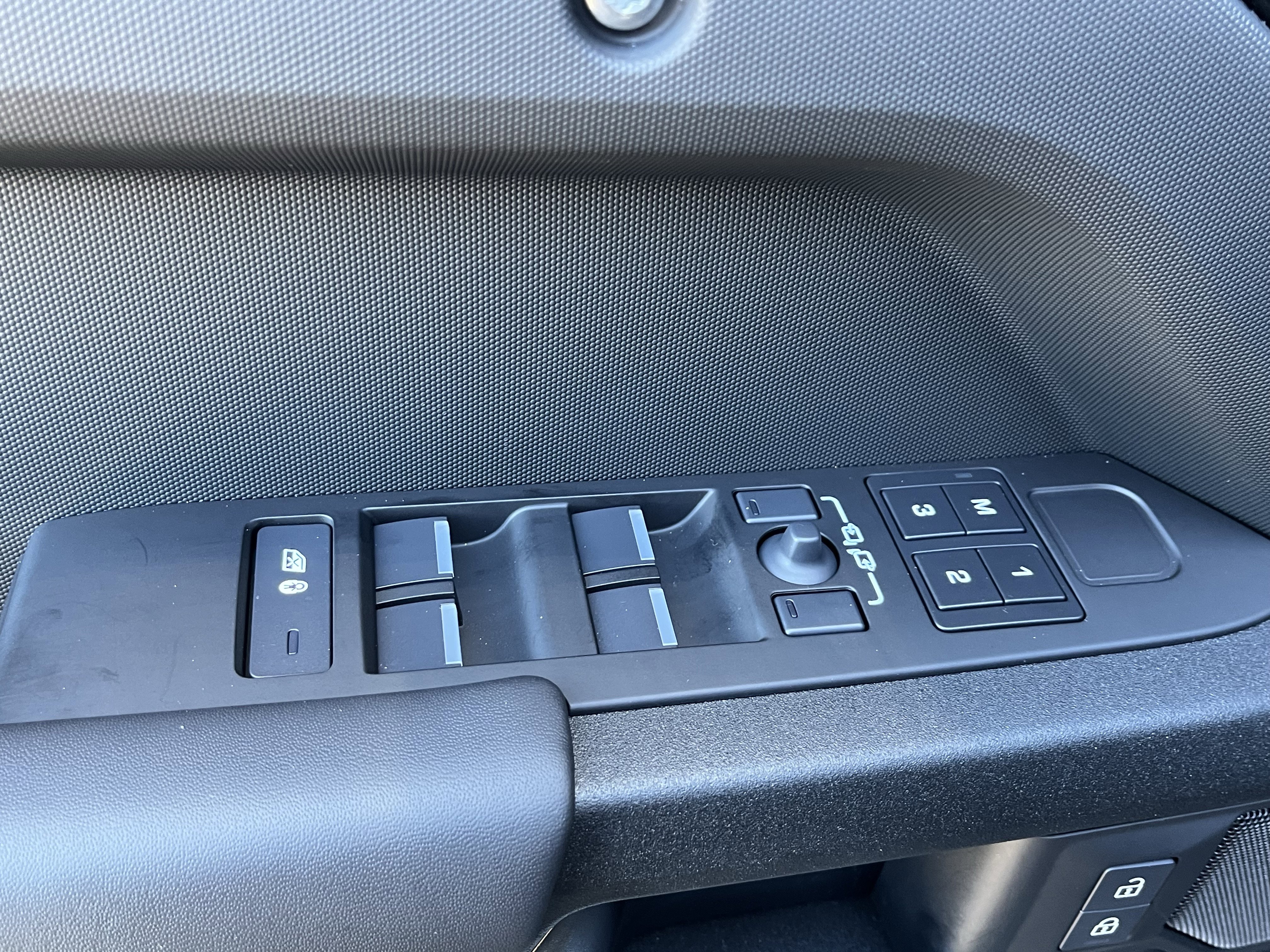 Certified 2026 Land Rover Defender 110 V8 image 14