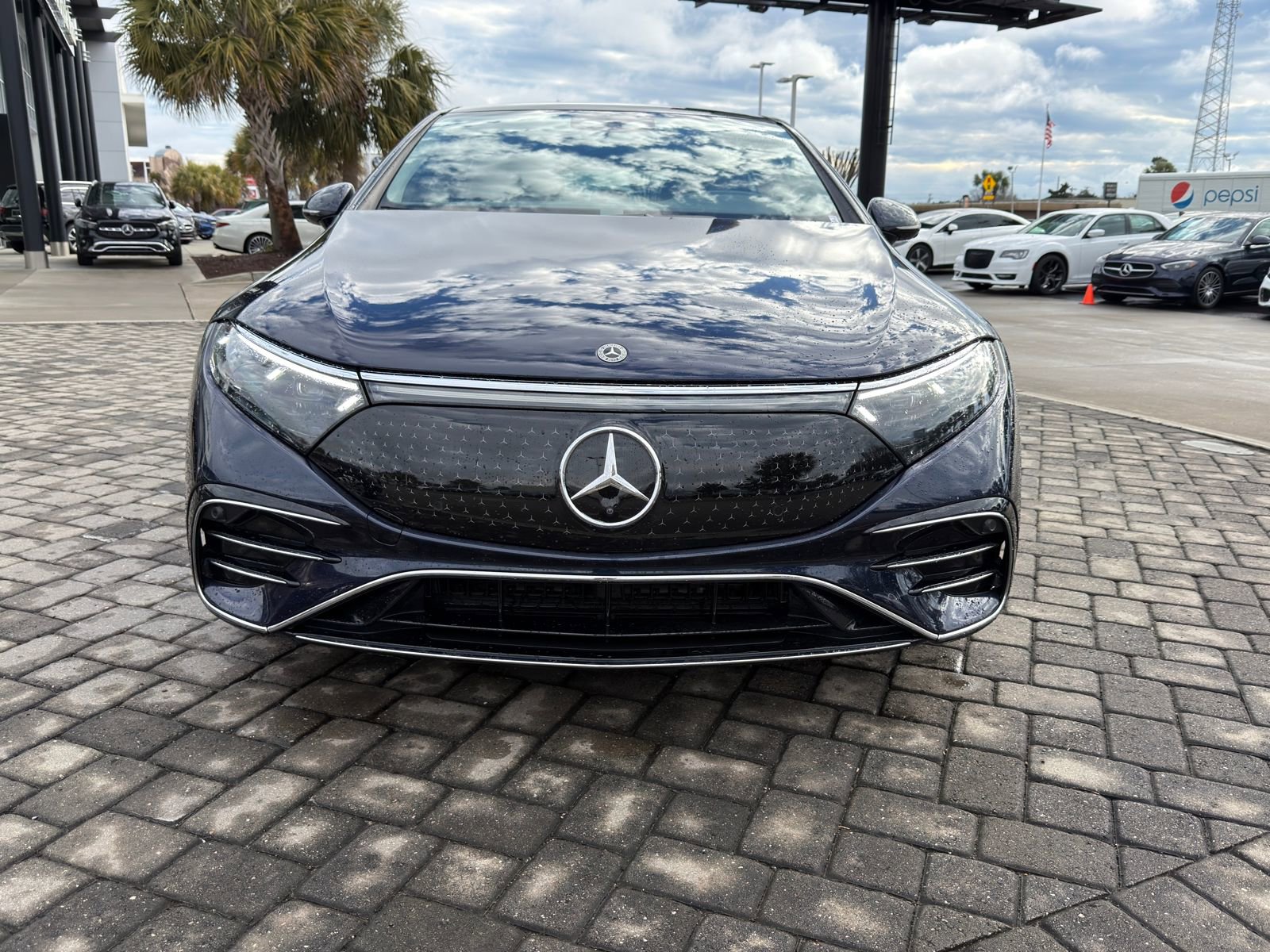 Used 2022 Mercedes-Benz EQS 580 580 image 6