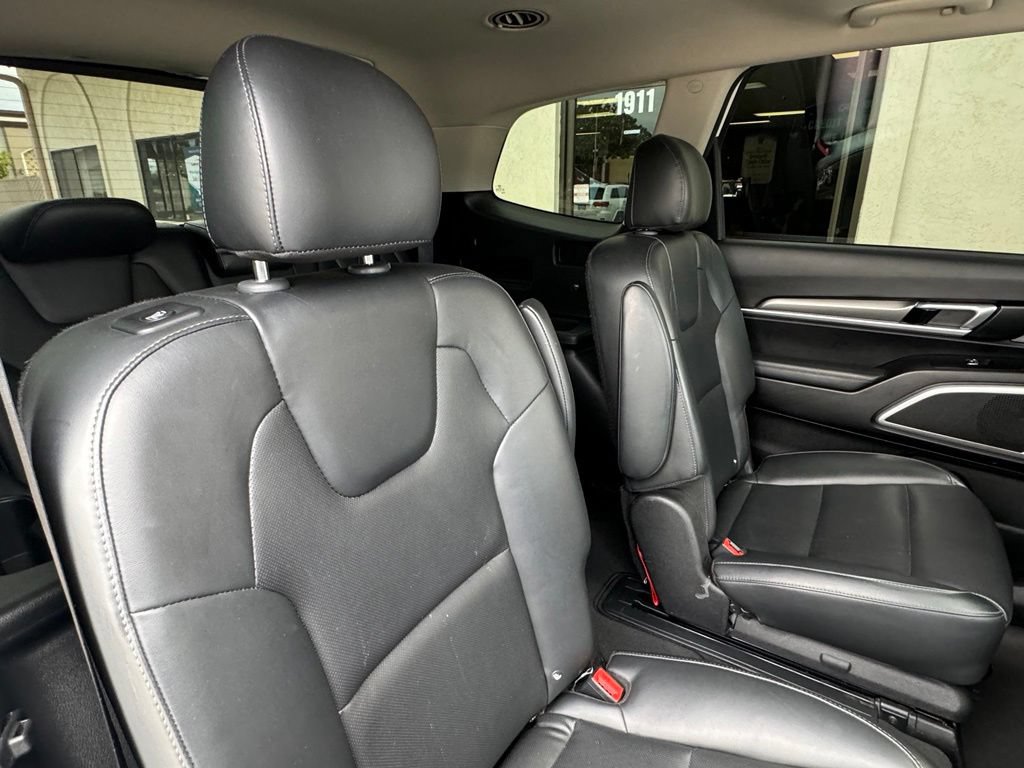 Used 2020 Kia Telluride S FWD image 21