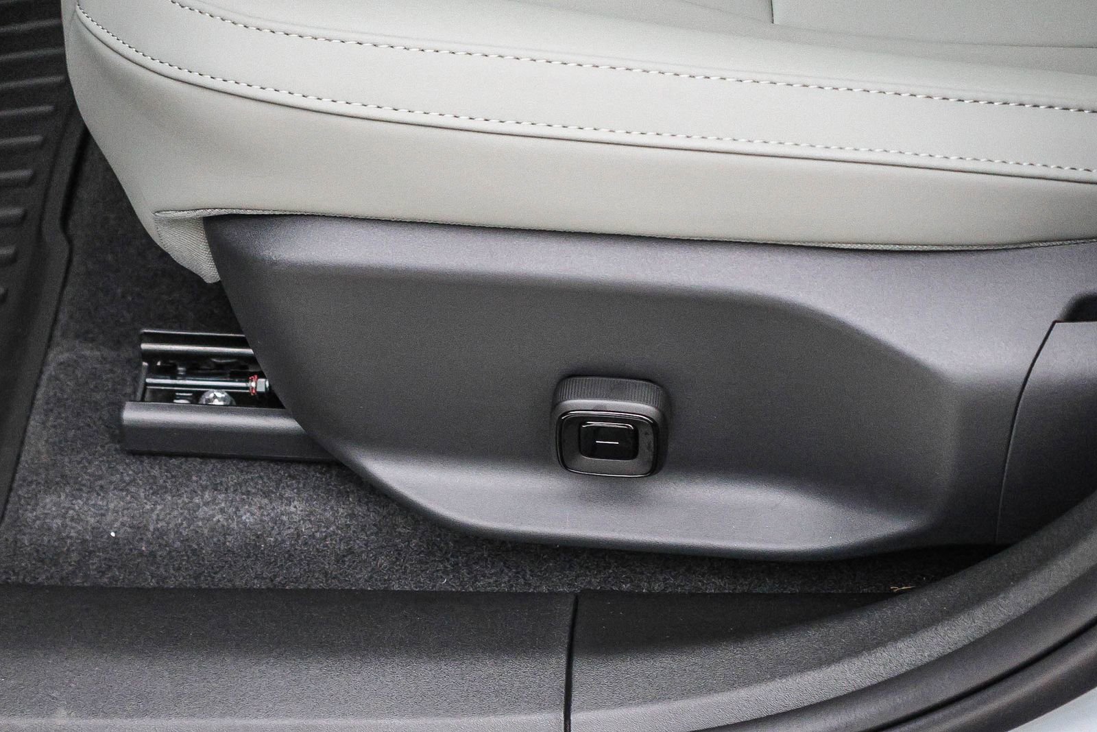 New 2026 Volvo EX30 Cross Country Ultra w/ Protection Package Premier image 28