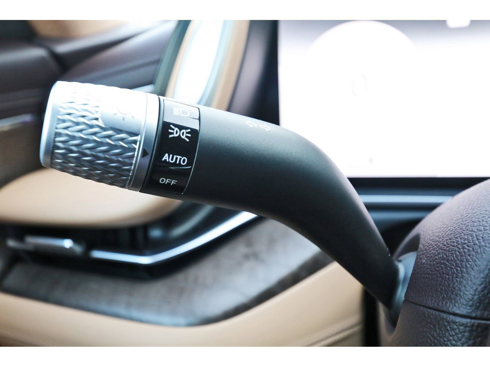 Used 2025 Genesis G90 3.5T image 19