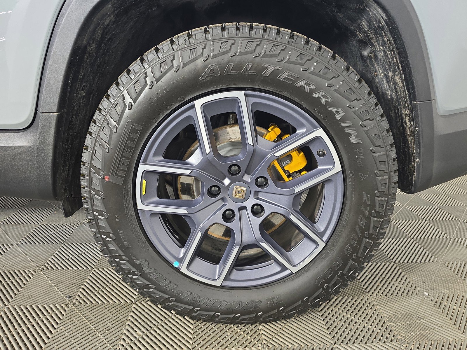 Used 2023 Rivian R1T Adventure AWD/4WD image 10