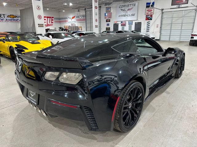 Used 2015 Chevrolet Corvette Z06 w/ 3LZ Preferred Equipment Group RWD image 22
