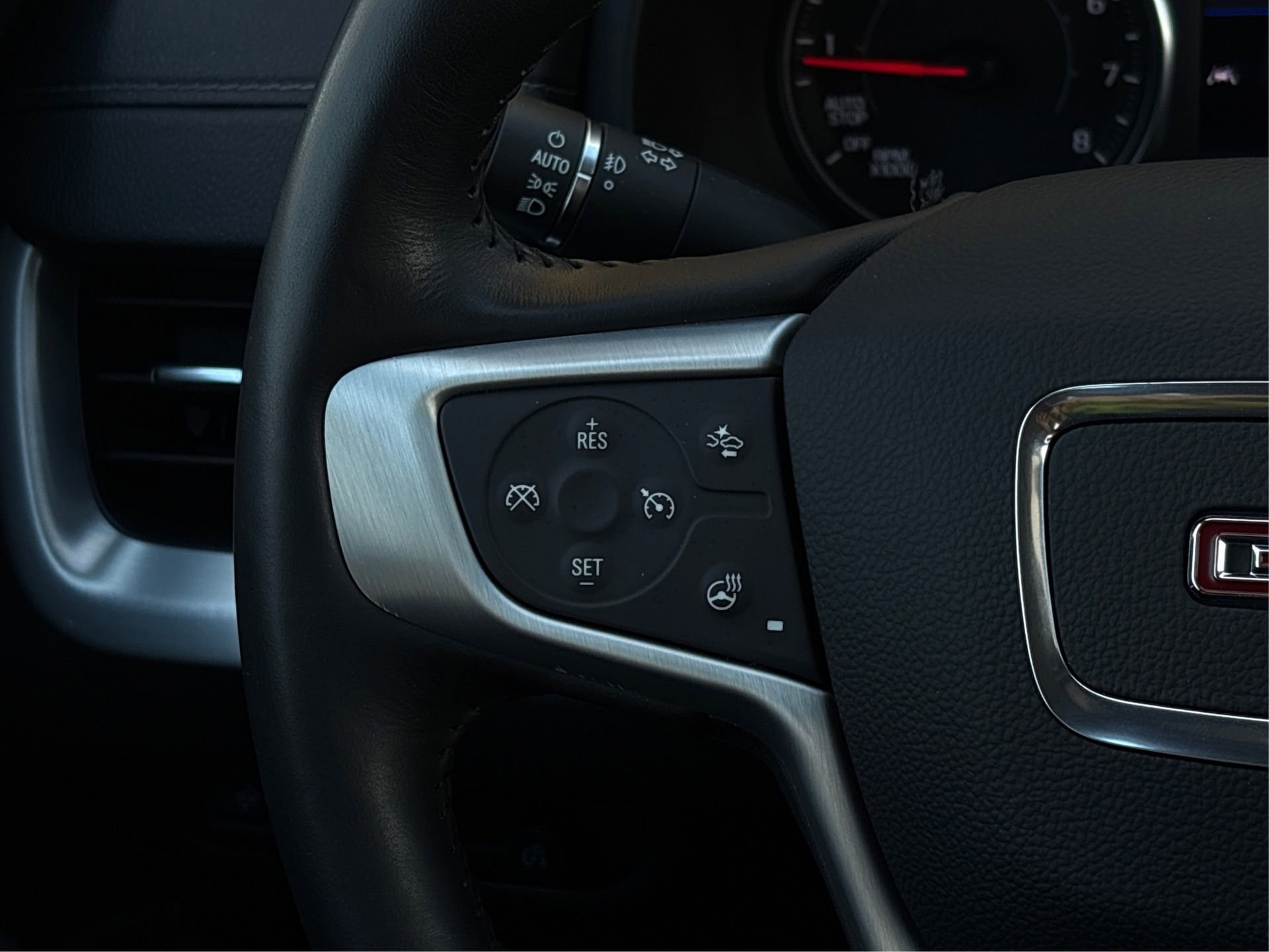 Used 2022 GMC Terrain SLT w/ Infotainment Package II image 28