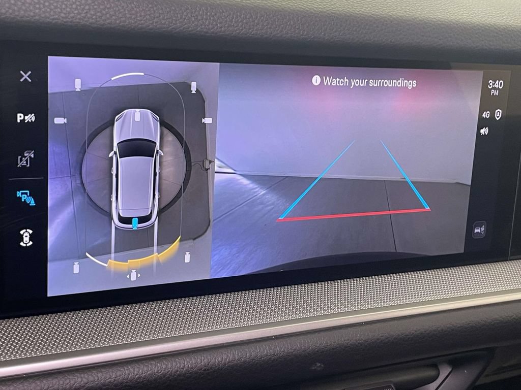 Certified 2025 Porsche Cayenne AWD/4WD image 30