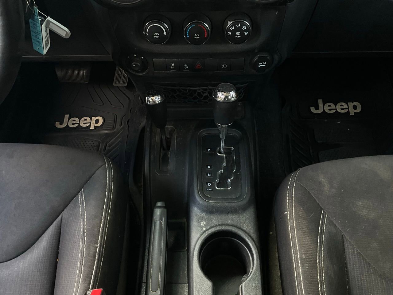 Used 2014 Jeep Wrangler Unlimited Sahara w/ Connectivity Group AWD/4WD image 14