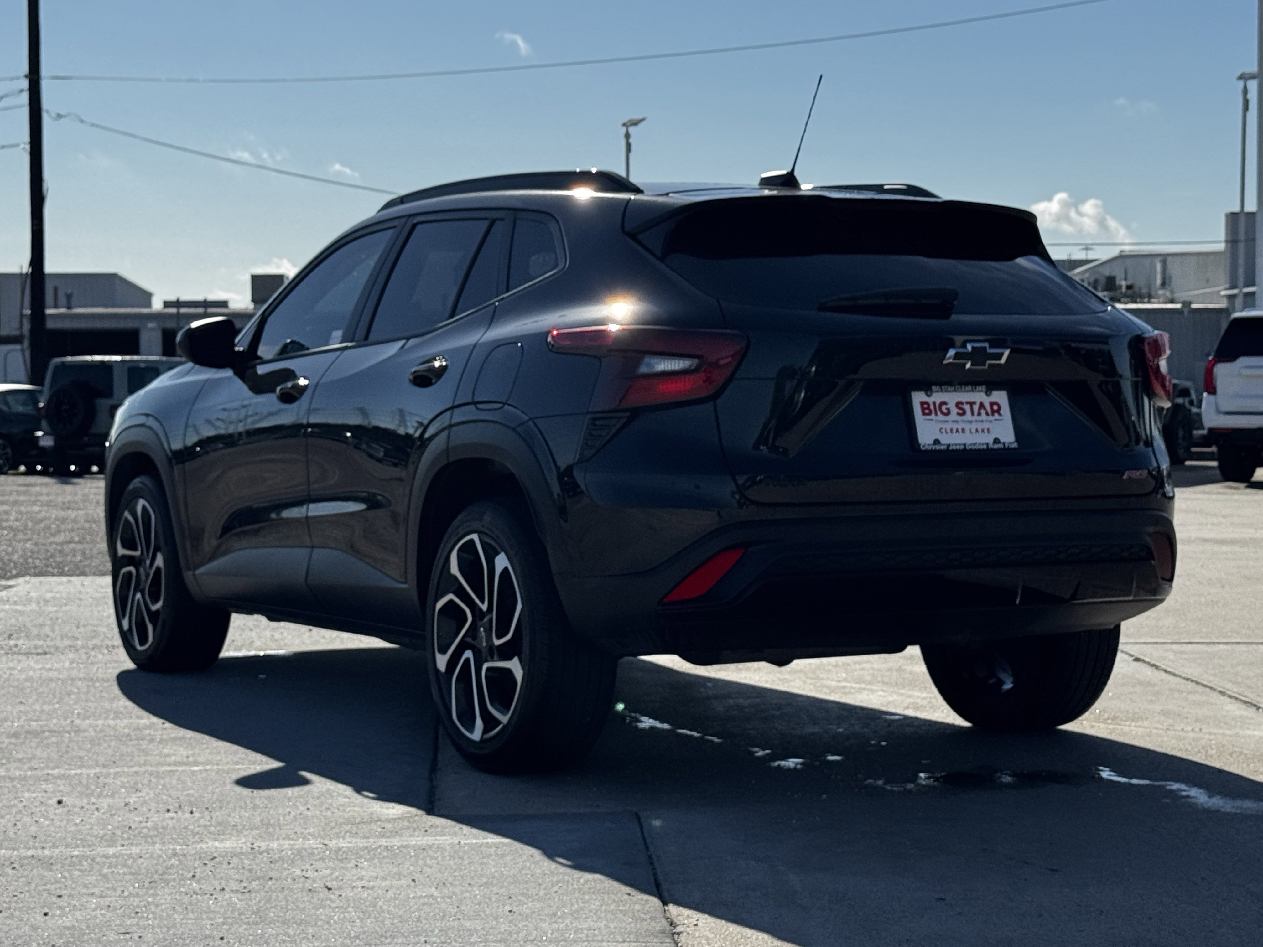 Used 2025 Chevrolet Trax RS w/ Driver Confidence Package image 8