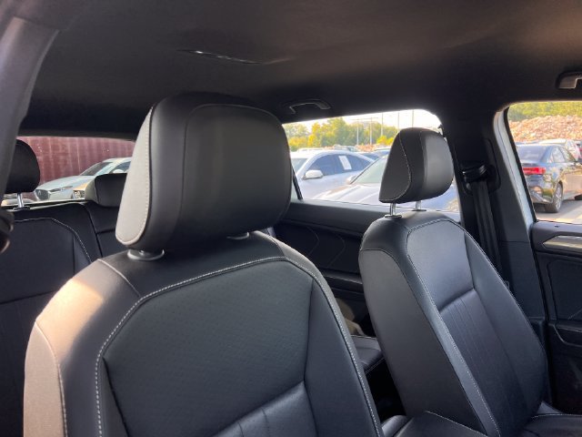 Used 2022 Volkswagen Tiguan SE R-Line FWD image 30