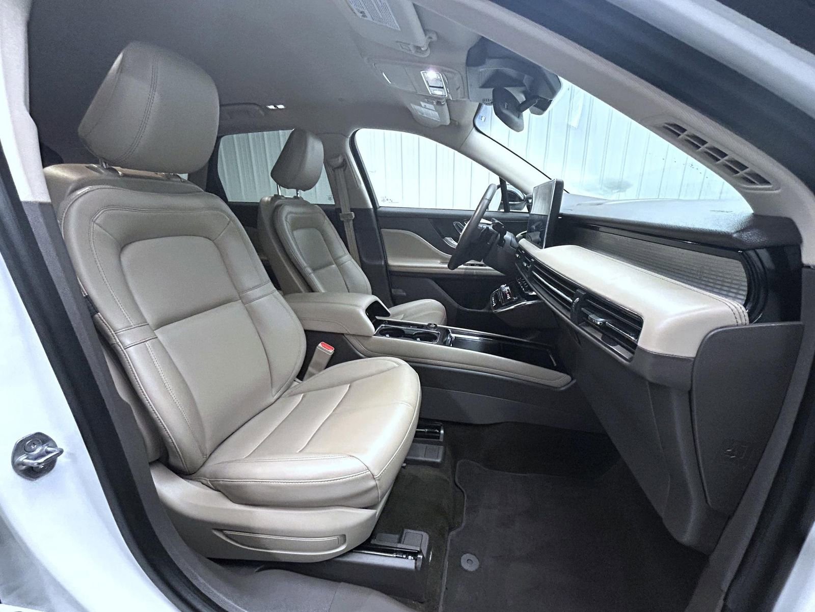 Used 2023 Lincoln Corsair AWD image 15