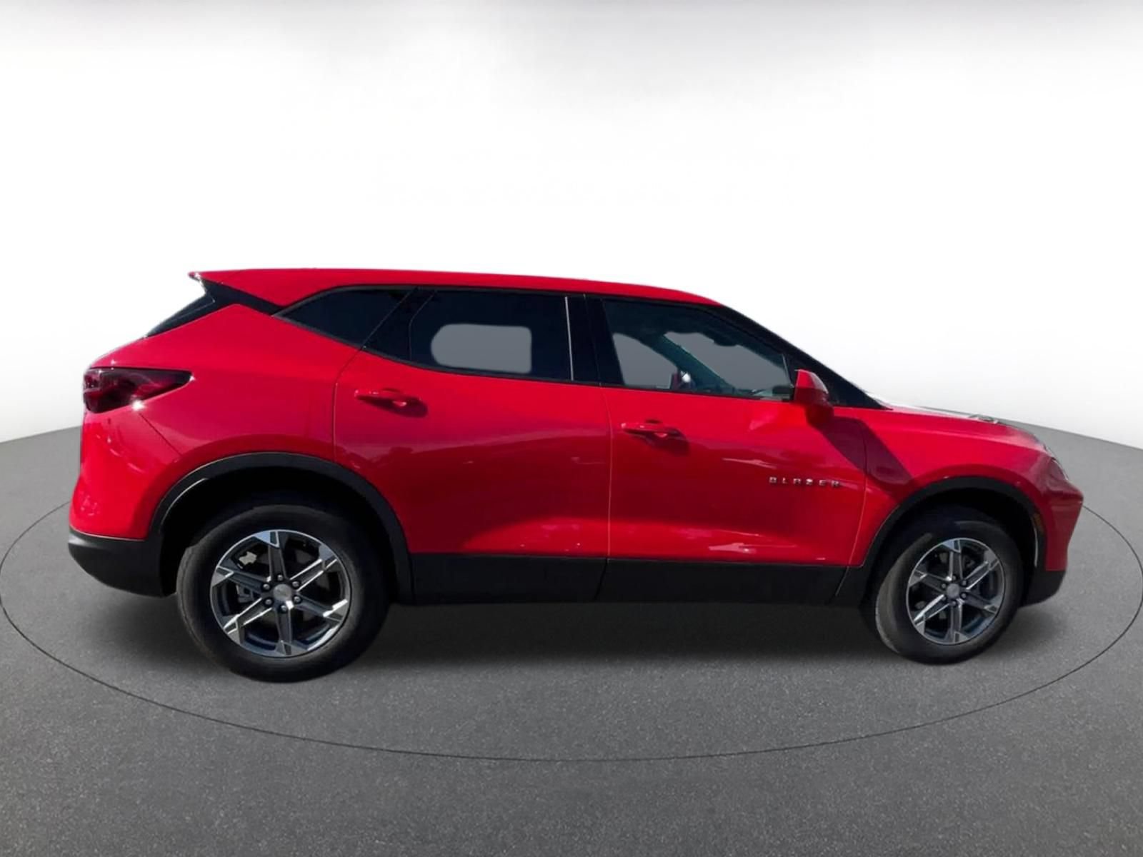Used 2025 Chevrolet Blazer LT FWD image 16