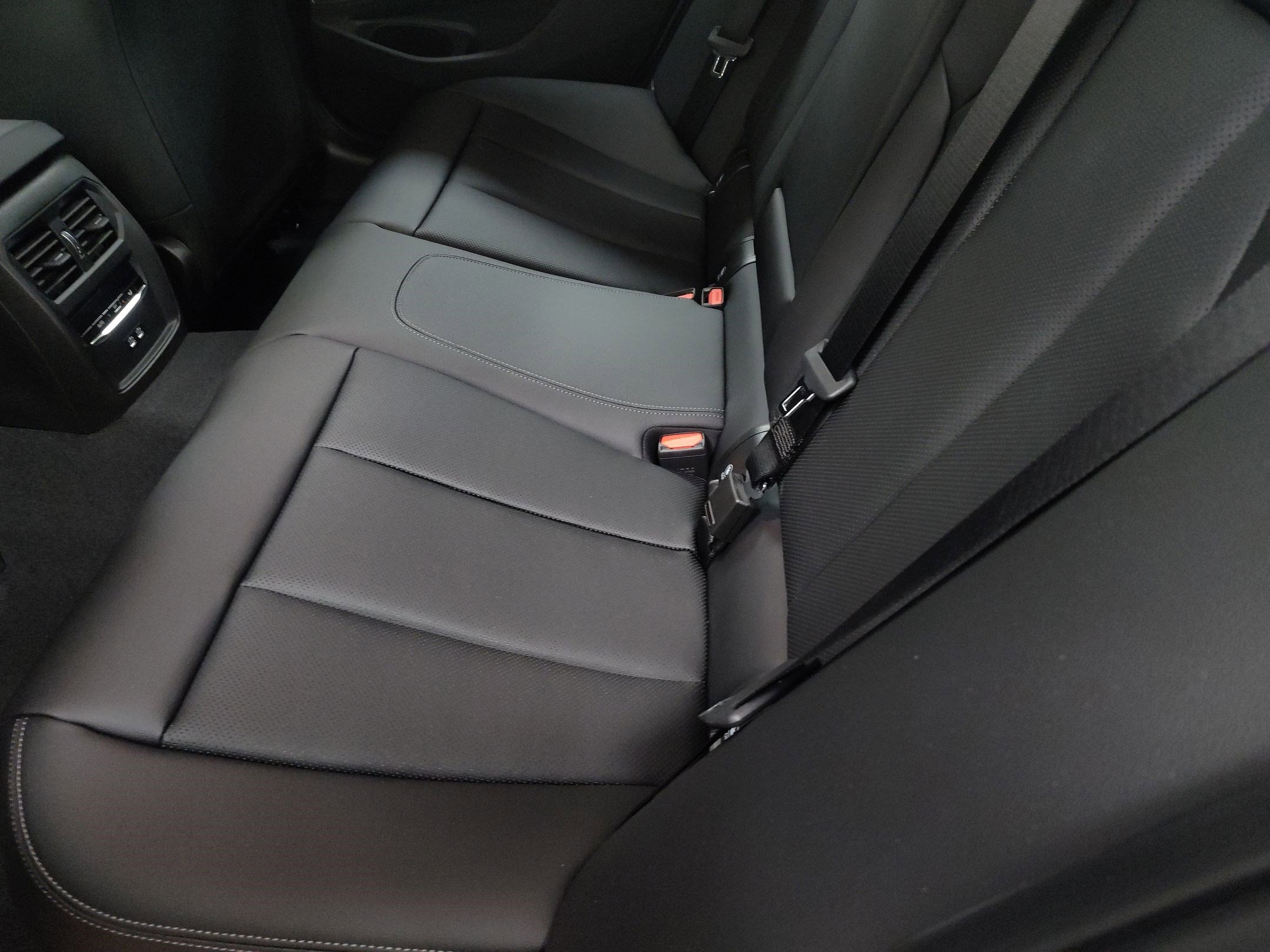 New 2026 BMW 330i xDrive Sedan w/ M Sport Package image 22