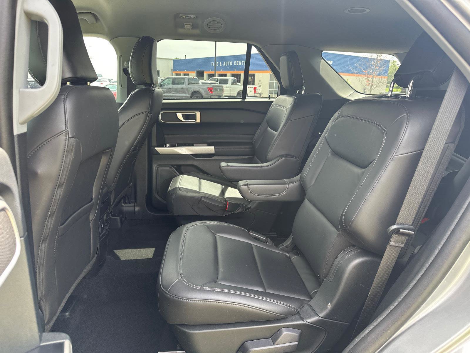 Certified 2023 Ford Explorer XLT w/ Equipment Group 202A AWD/4WD image 7