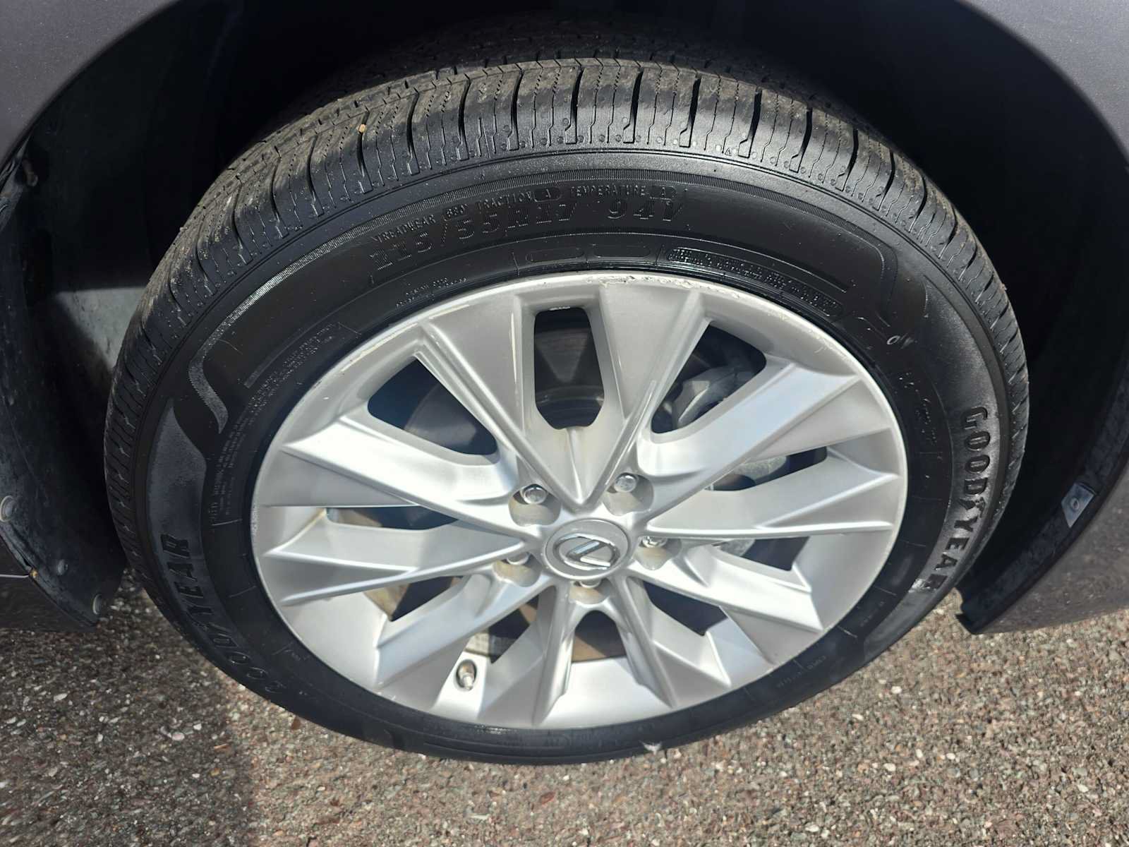 Used 2014 Lexus ES 300h w/ Luxury Package w/Bamboo Trim FWD image 9
