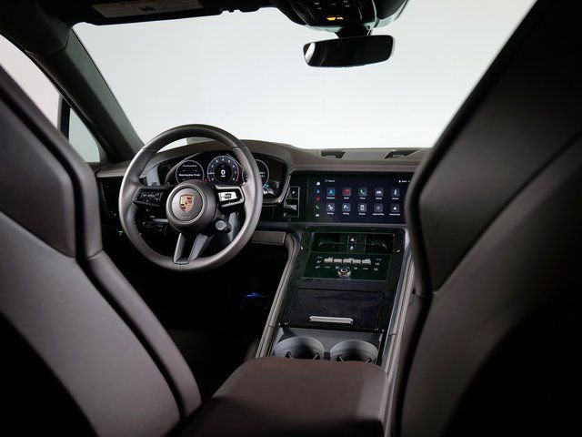 New 2025 Porsche Panamera 4 image 19