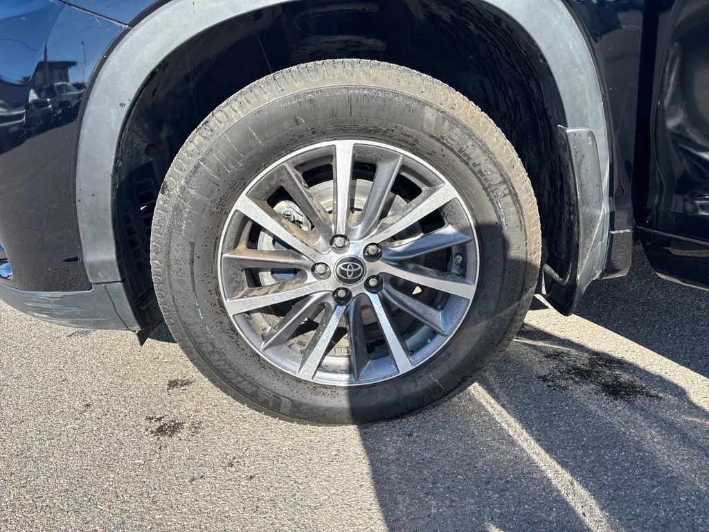 Used 2018 Toyota Highlander XLE AWD/4WD image 27