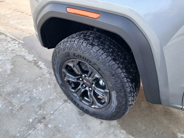 New 2025 GMC Canyon Elevation w/ Convenience Package RWD image 31
