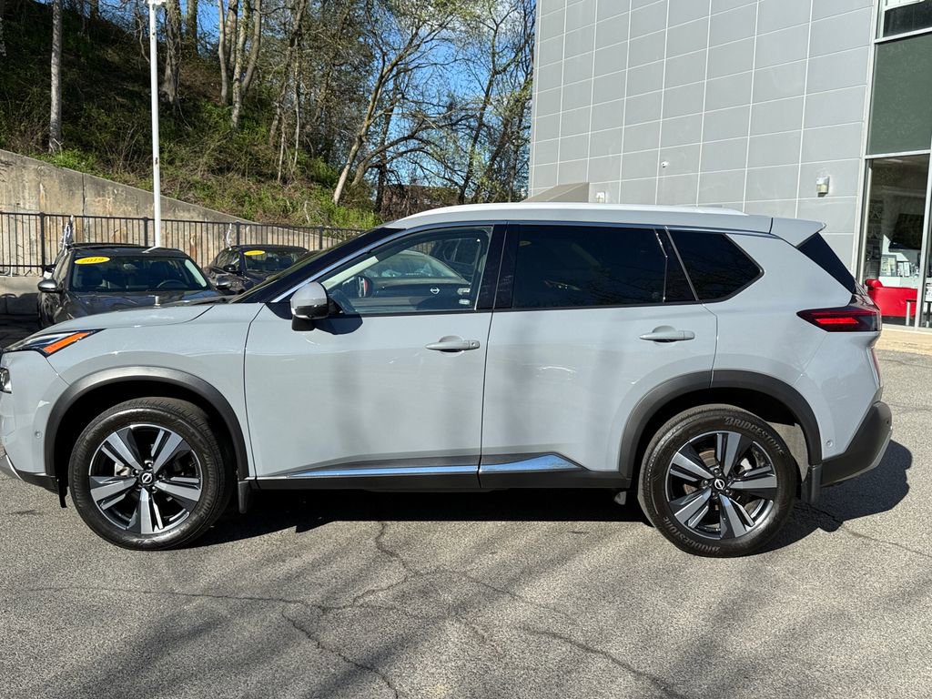 Used 2023 Nissan Rogue Platinum w/ Platinum Premium Package AWD/4WD image 3