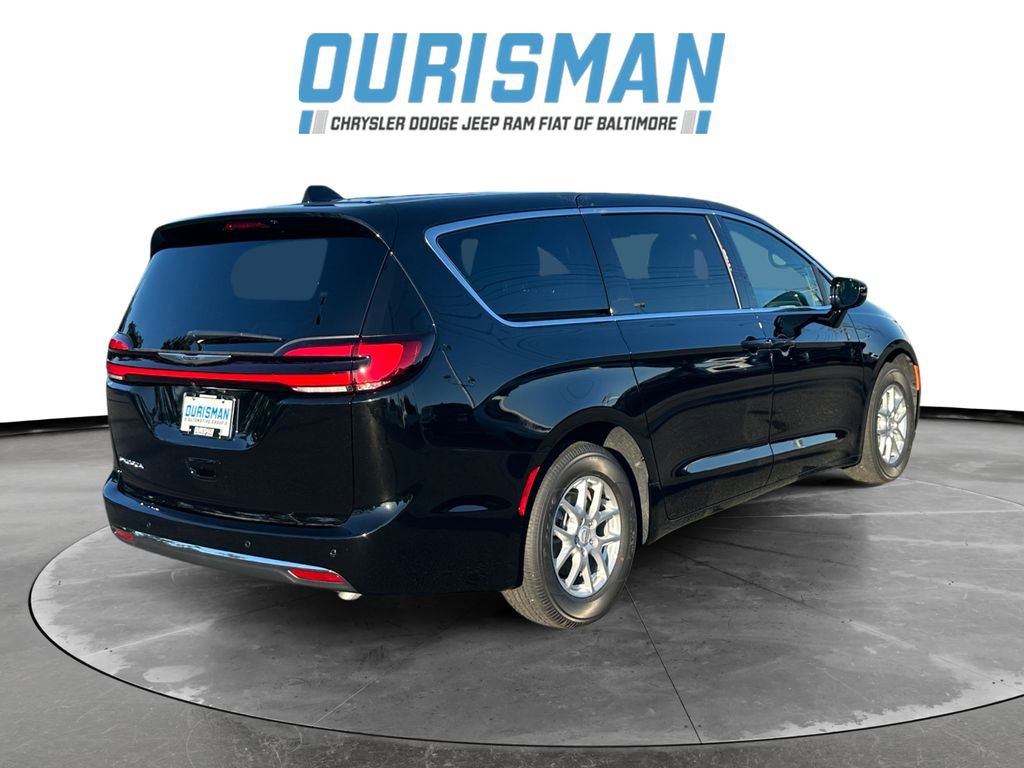 New 2026 Chrysler Pacifica Select image 6