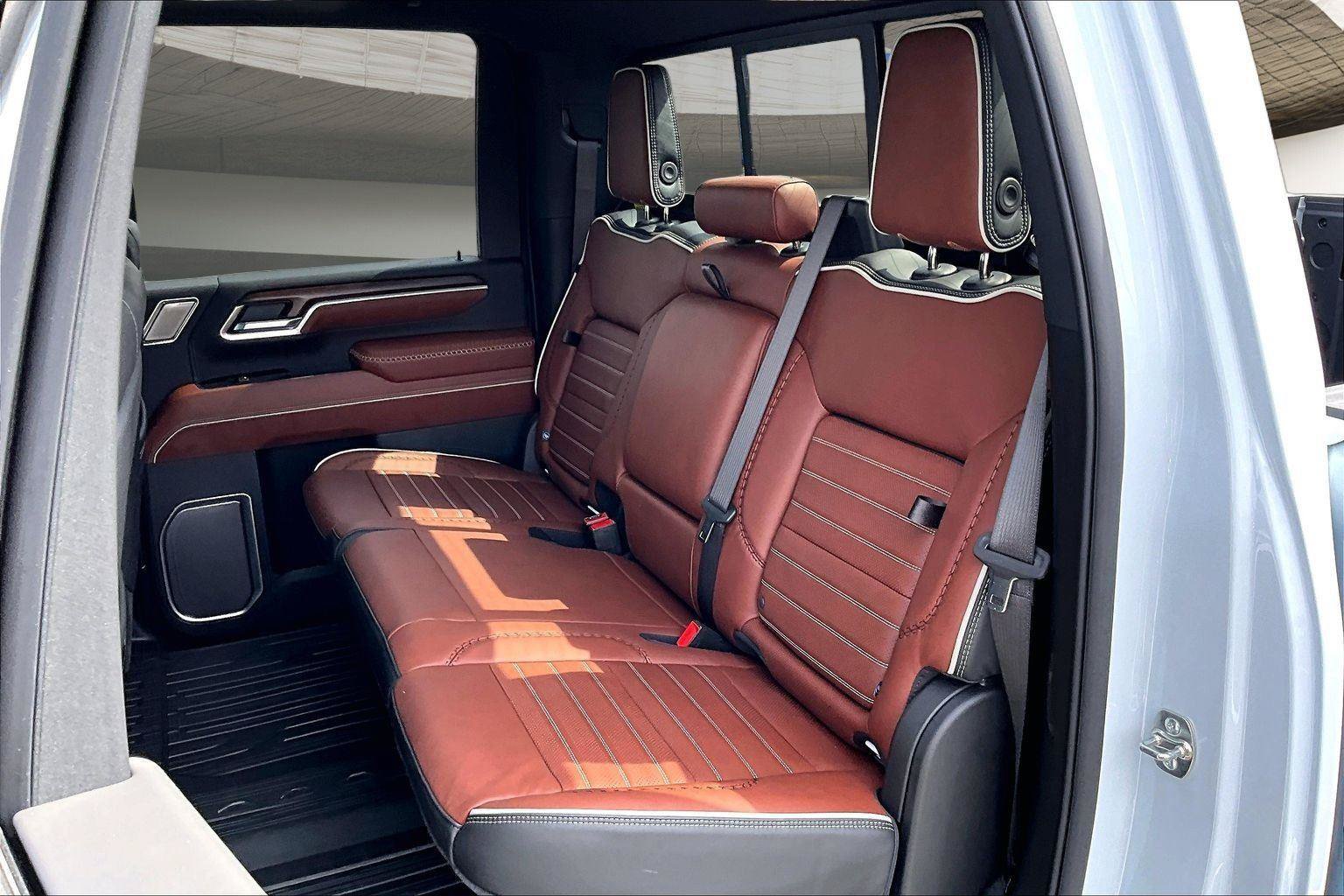 New 2026 GMC Sierra 2500 Denali Ultimate AWD/4WD image 32