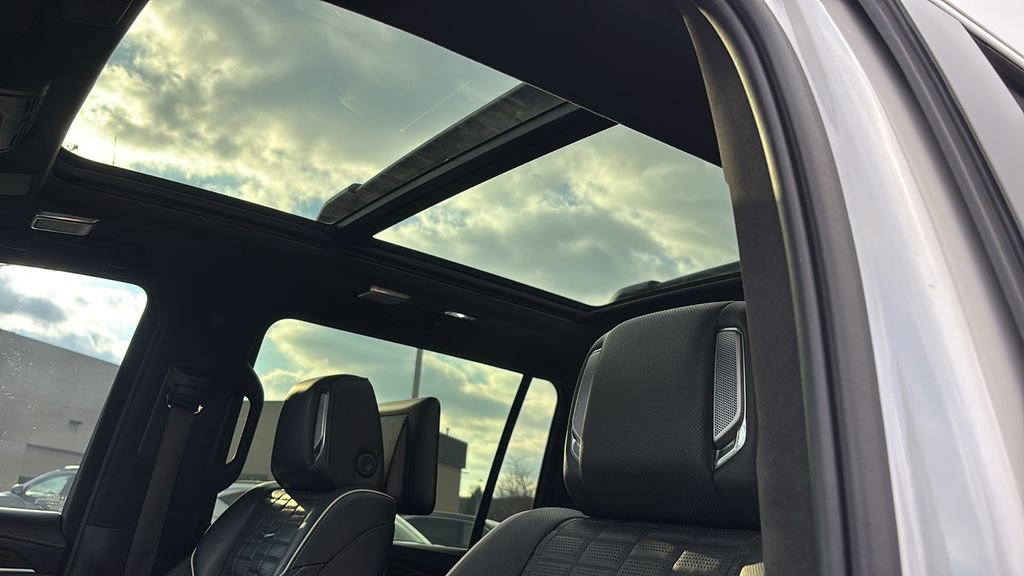 Used 2022 Cadillac Escalade ESV Sport Platinum w/ Heavy-Duty Trailer Package image 26