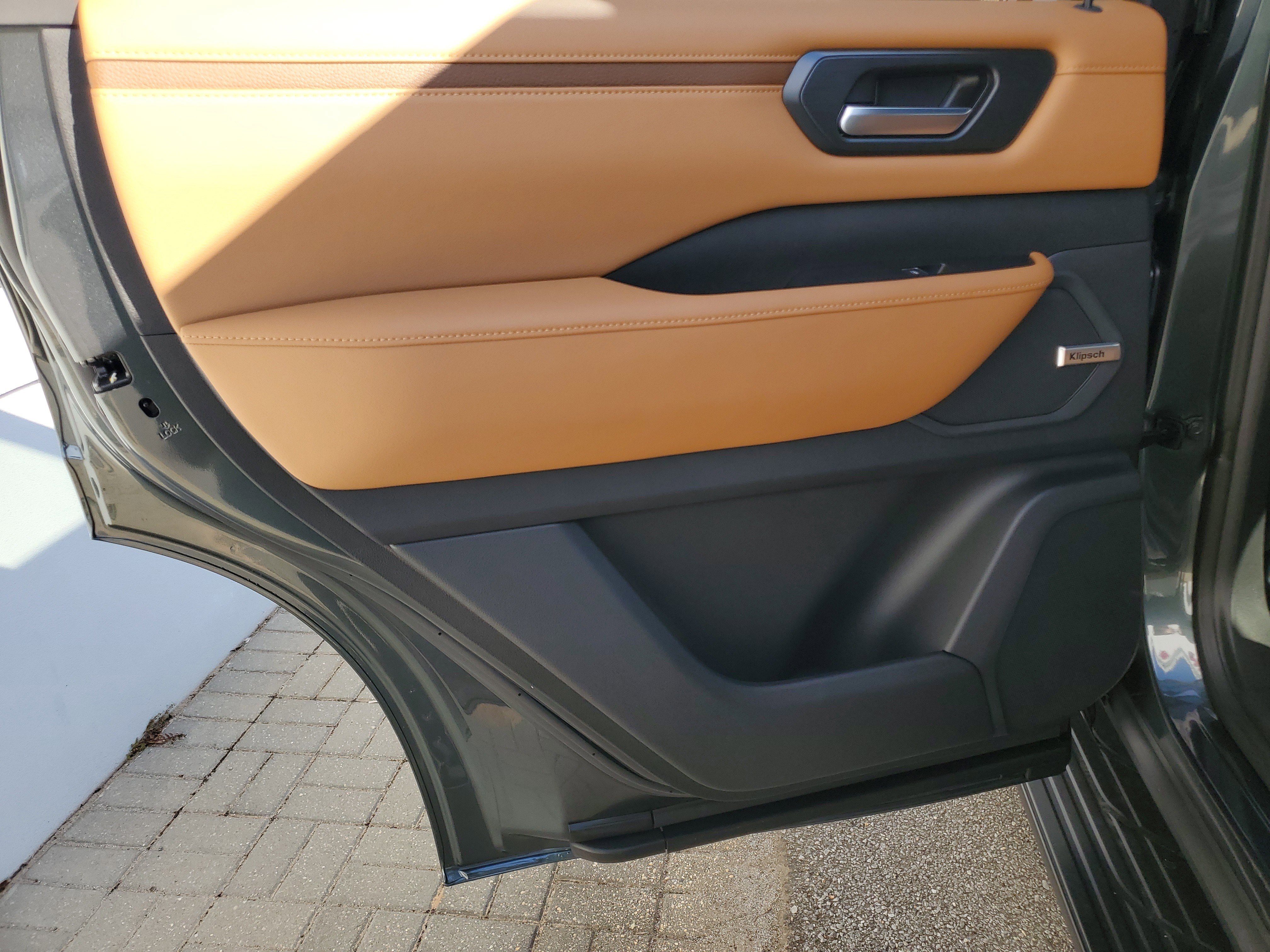 New 2026 Nissan Armada SL w/ Captain's Chari Seat Package image 24