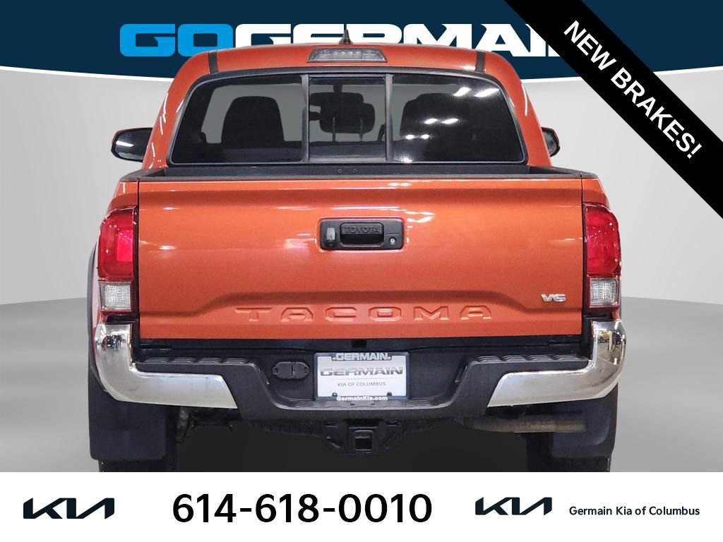 Used 2016 Toyota Tacoma TRD Off-Road image 9