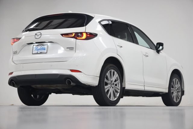 Used 2022 MAZDA CX-5 Signature AWD/4WD image 16