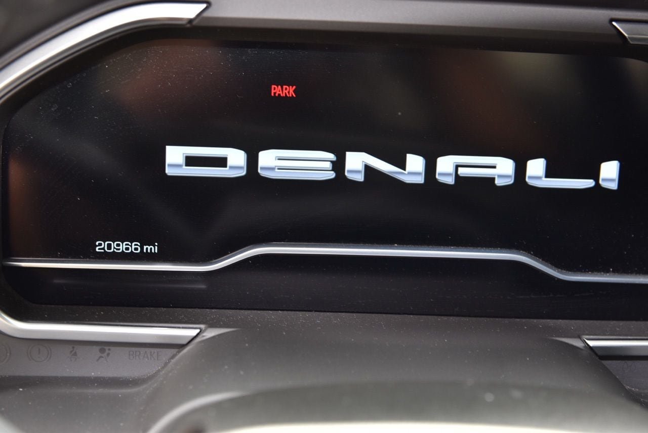 Used 2023 GMC Sierra 1500 Denali w/ Denali Reserve Package AWD/4WD image 8