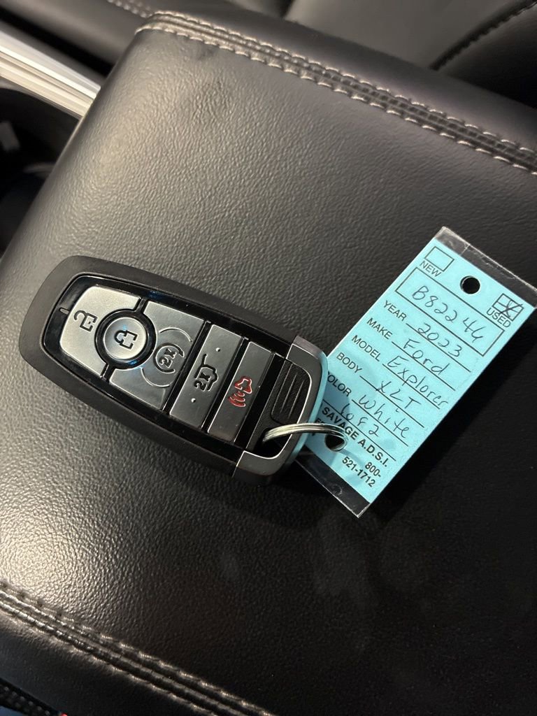 Used 2023 Ford Explorer XLT w/ Equipment Group 202A AWD/4WD image 34