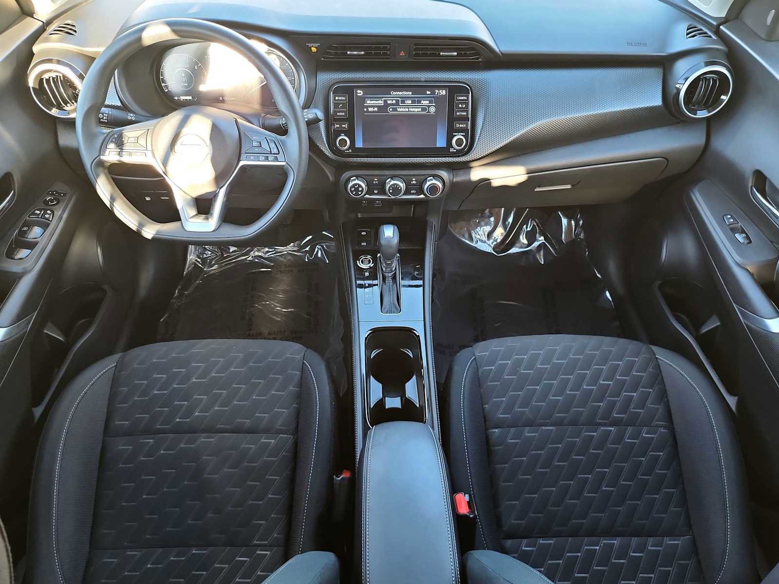 Used 2024 Nissan Kicks SV image 14