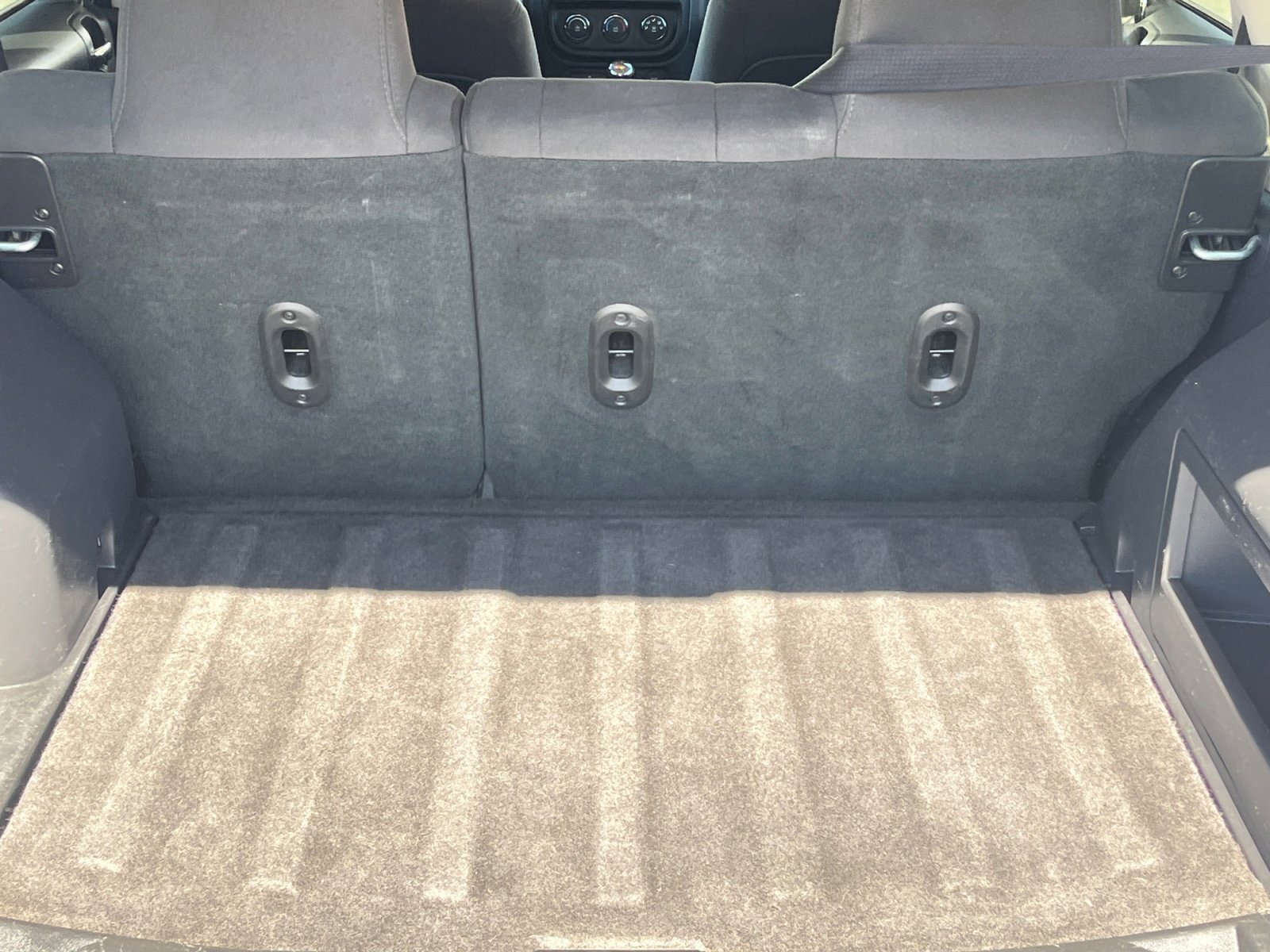 Used 2016 Jeep Patriot Sport image 25