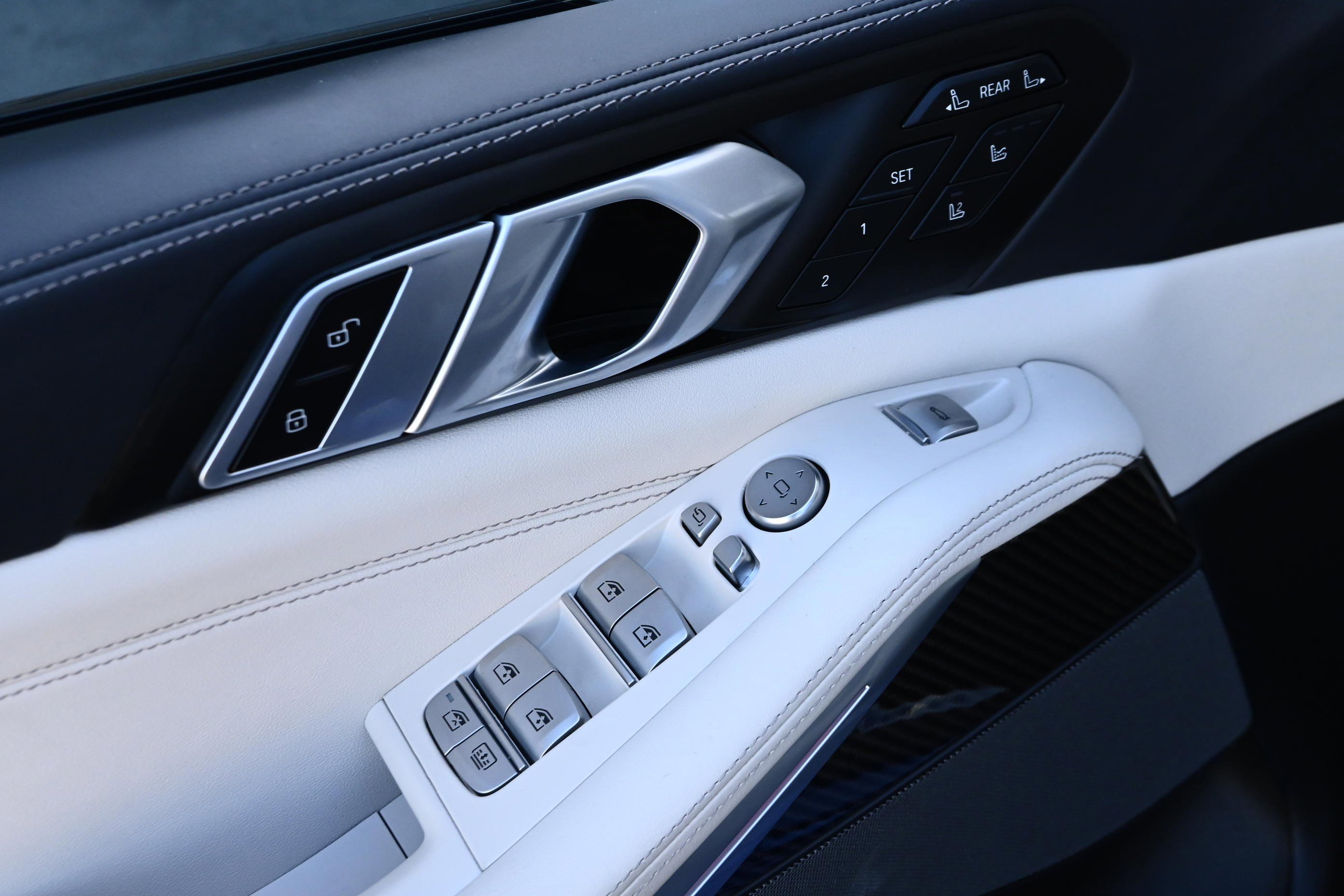 Used 2024 BMW X7 M60i w/ Executive Package image 32