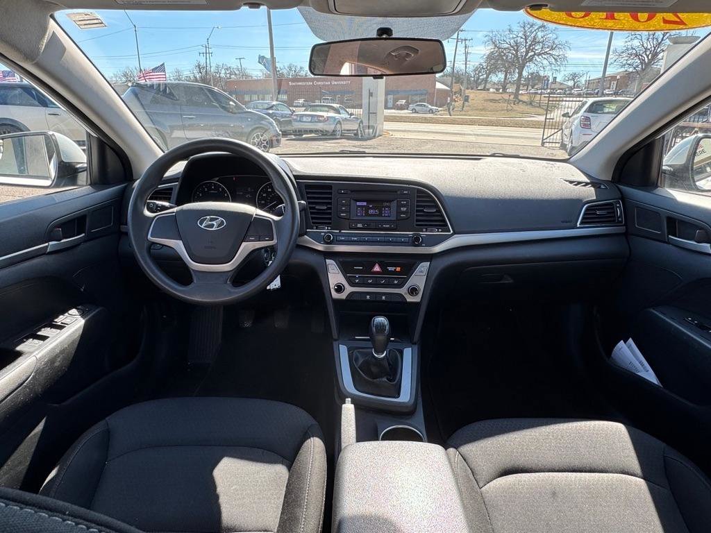 Used 2018 Hyundai Elantra SE image 16