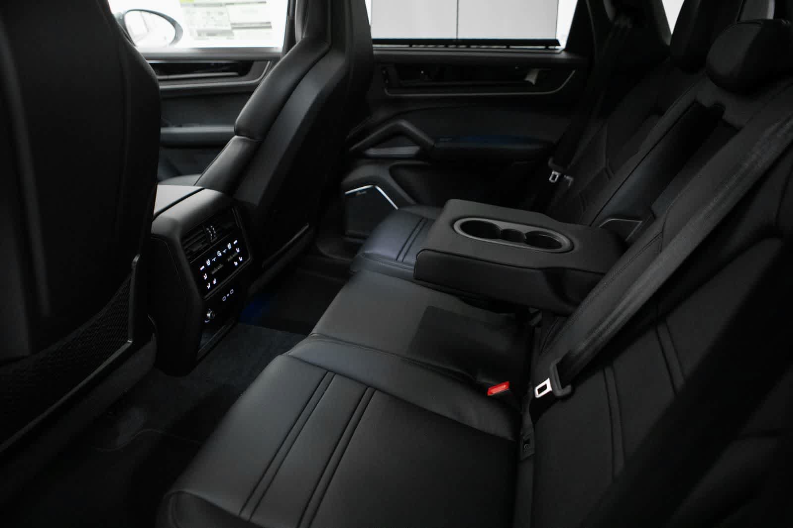 New 2026 Porsche Cayenne Turbo AWD/4WD image 37