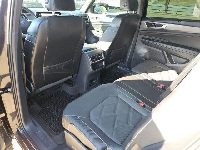Used 2024 Volkswagen Atlas Cross Sport SE AWD/4WD image 11