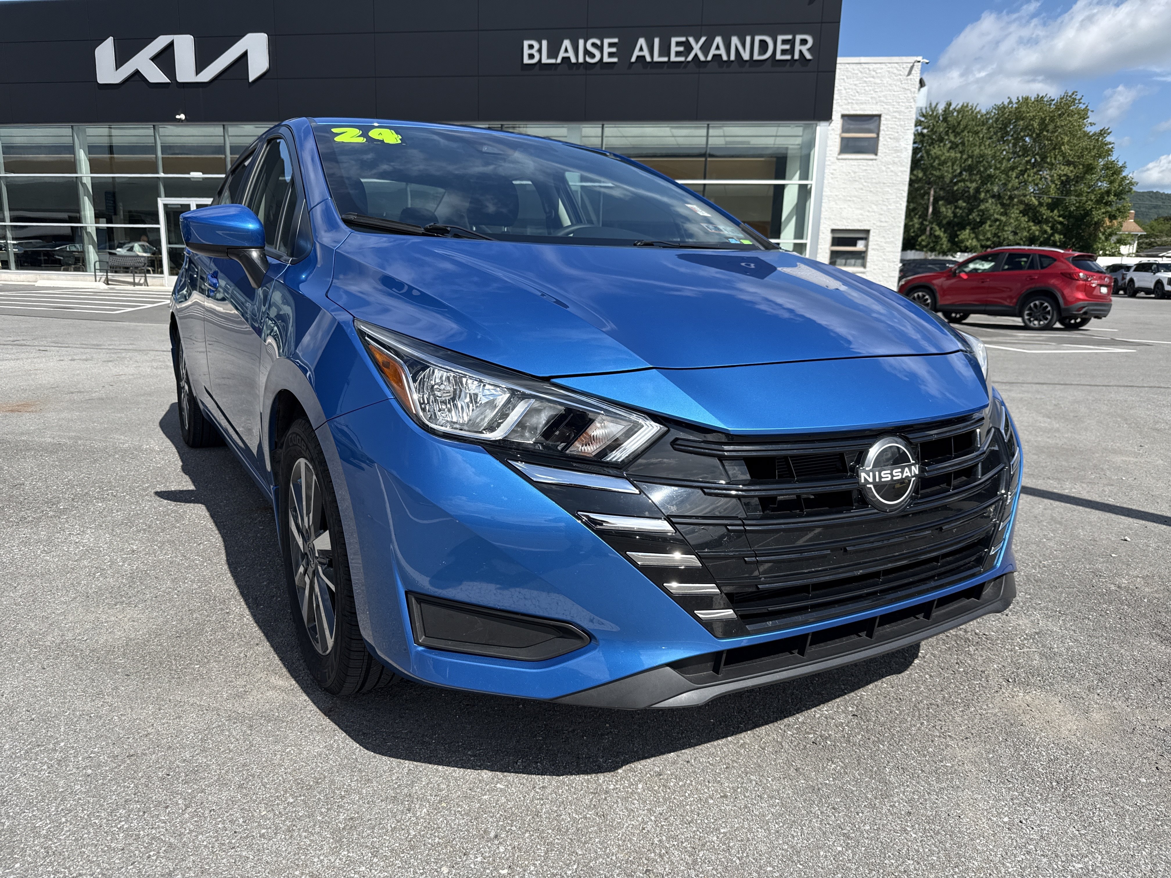 Used 2024 Nissan Versa SV w/ Trunk Package FWD image 1