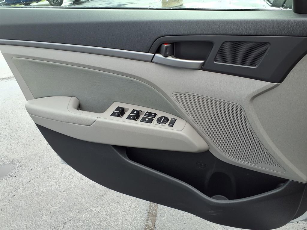 Used 2018 Hyundai Elantra Value Edition FWD image 20