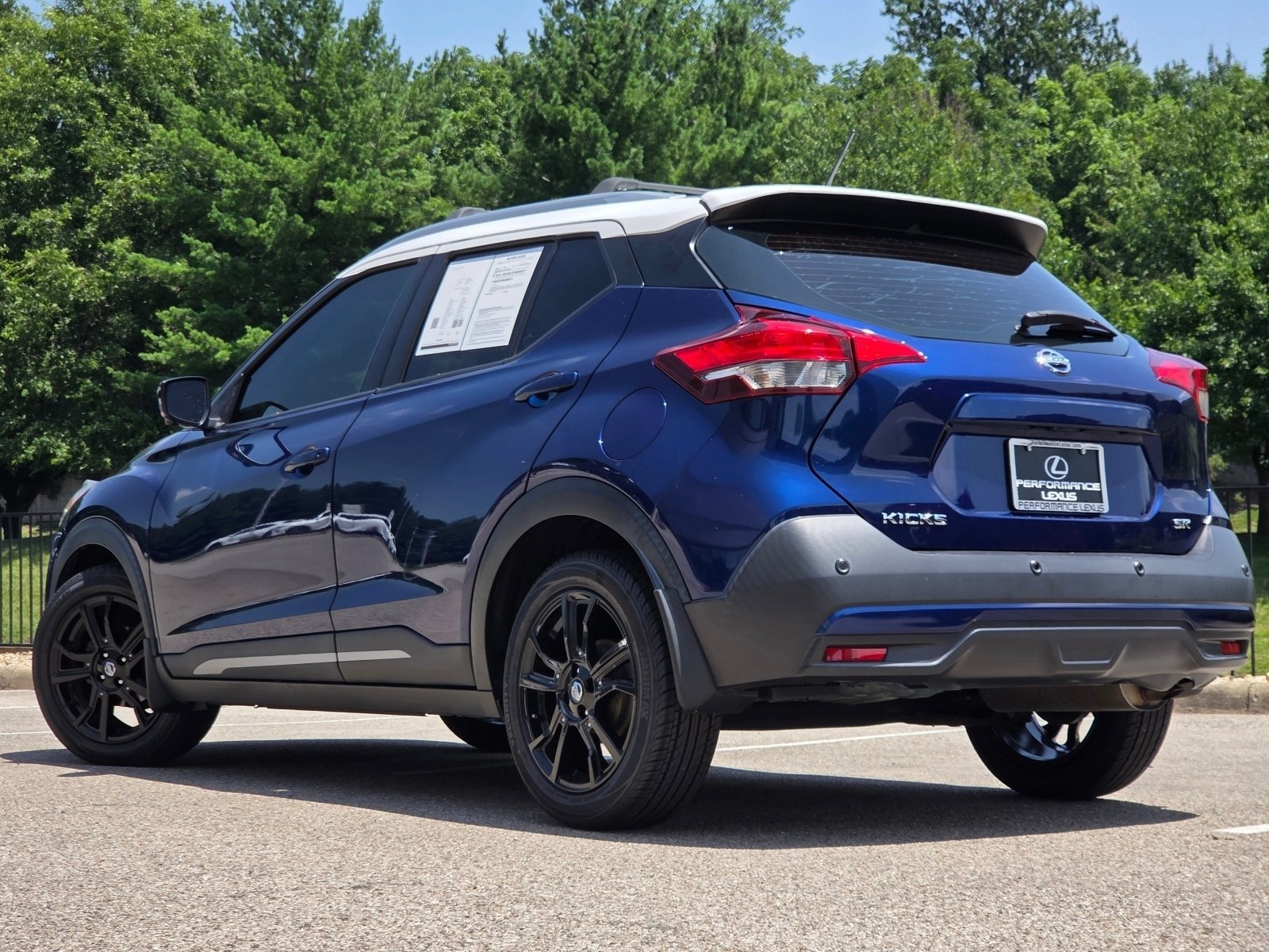 Used 2020 Nissan Kicks SR FWD image 23