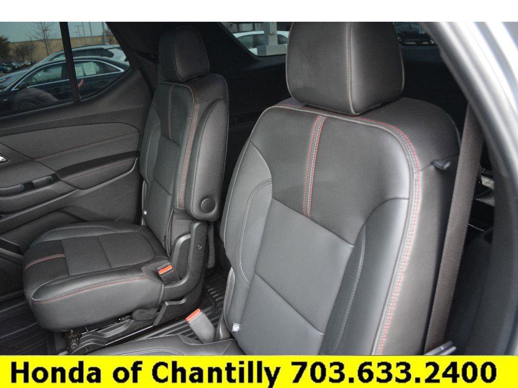 Used 2023 Chevrolet Traverse RS FWD image 27