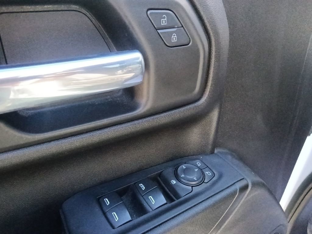 Used 2023 Chevrolet Silverado 1500 Custom w/ 2.7L Blackout Package image 12