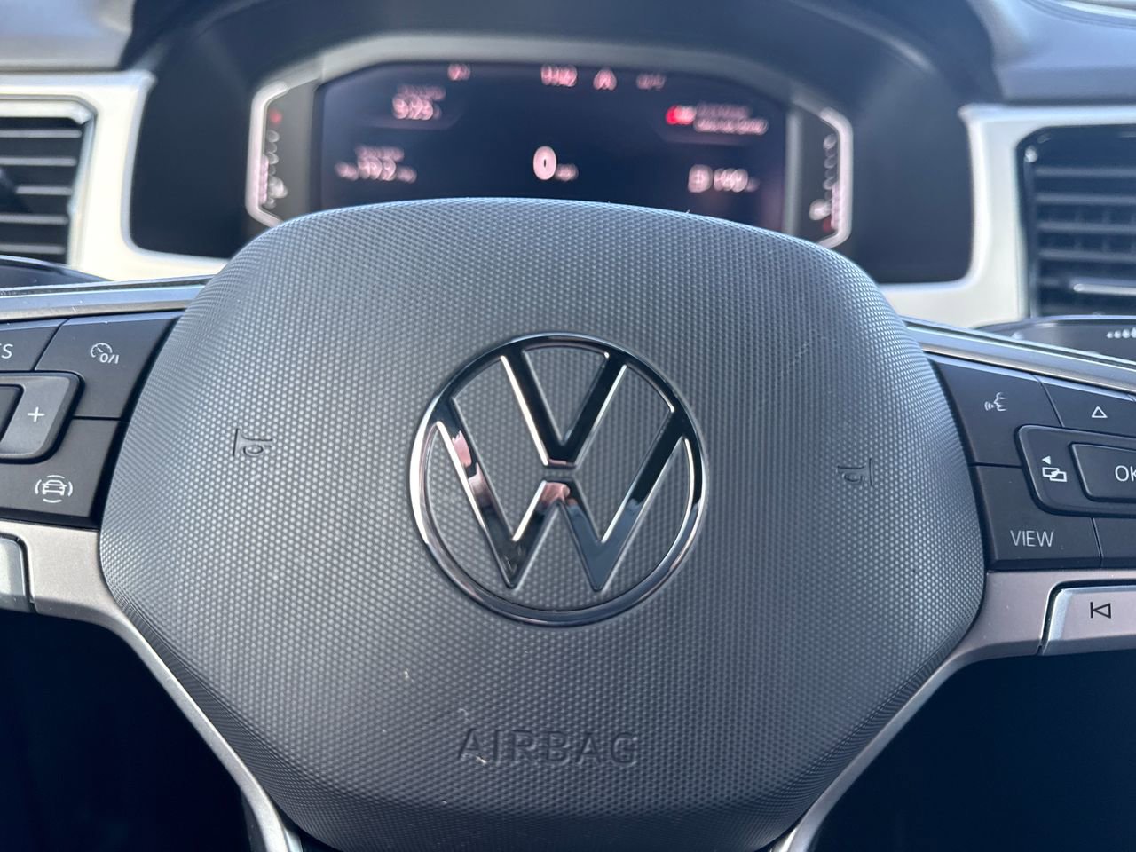 Used 2023 Volkswagen Atlas Cross Sport SE image 25